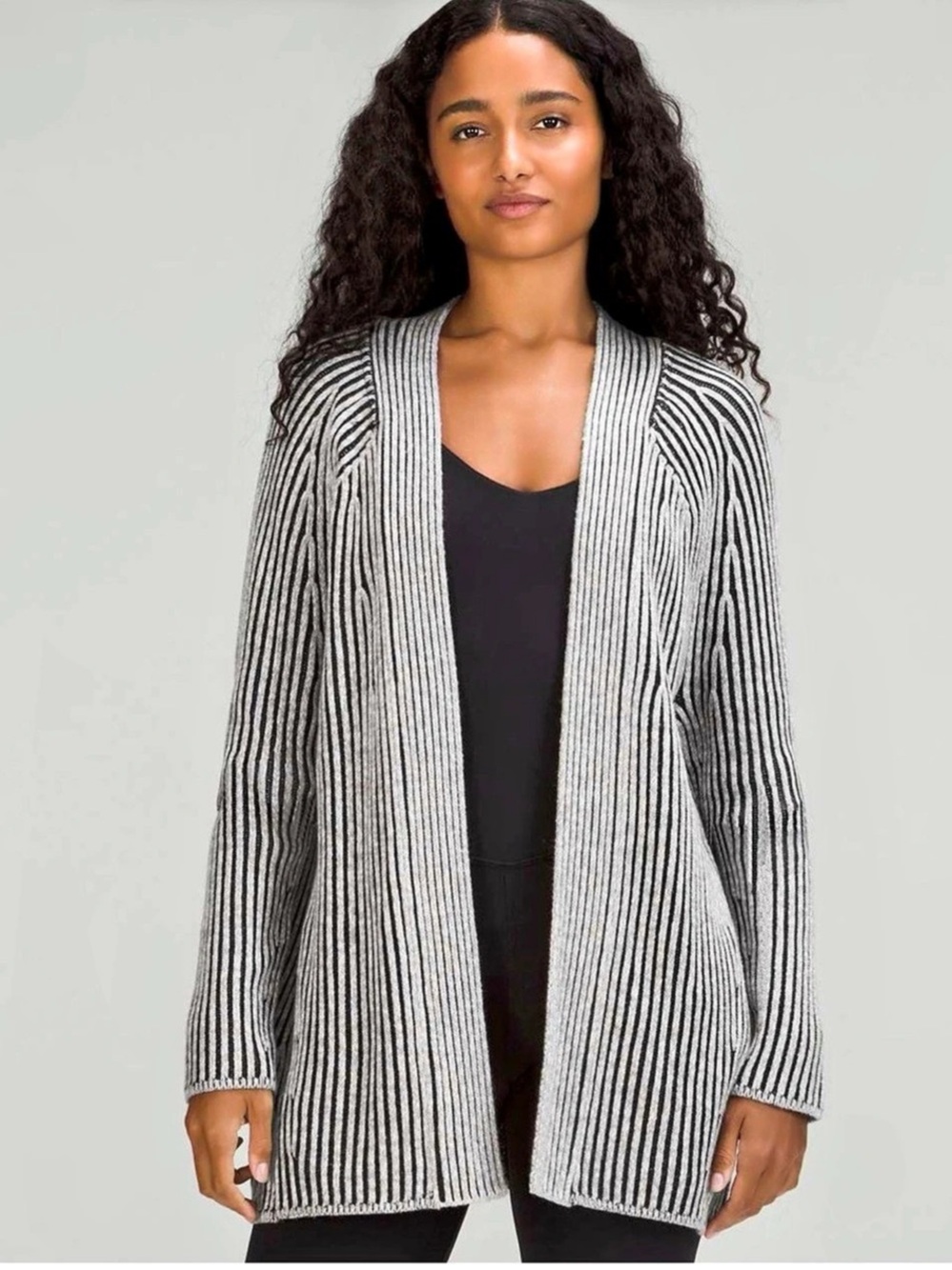 🍋 Lululemon Cotton-Cashmere Blend Sweater Wrap in a Black and Grey Size 8 🍋